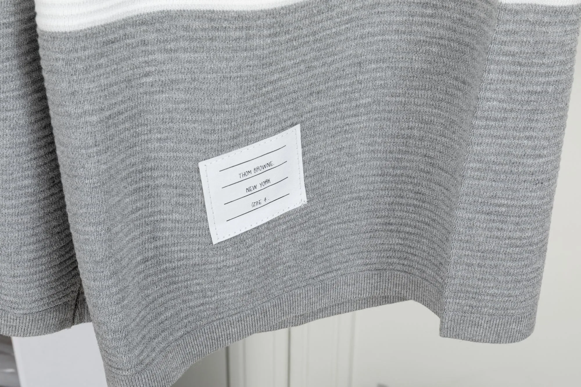 𝑻𝒉𝒐𝒎 𝑩𝒓𝒐𝒘𝒏𝒆 Classic 𝑻𝒉𝒐𝒎 𝑩𝒓𝒐𝒘𝒏𝒆 . Classic ， ， ， Same Style Same Style TB + + ：Gray Navy Blue ：1/2/3/4